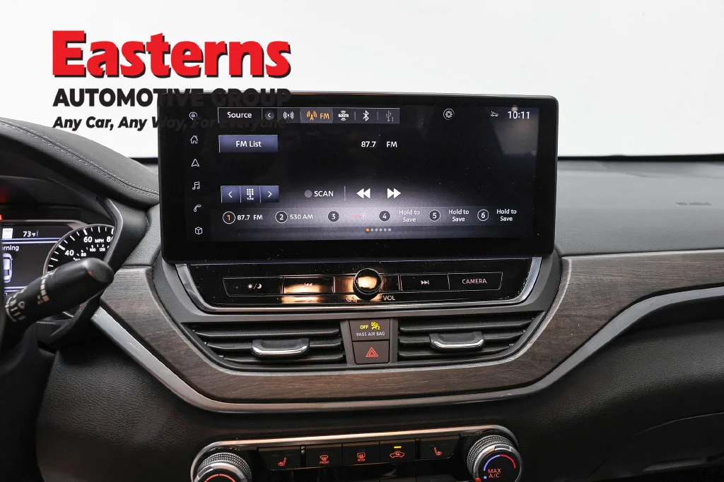 Used 2023 Red Nissan 2.5 SV image 12