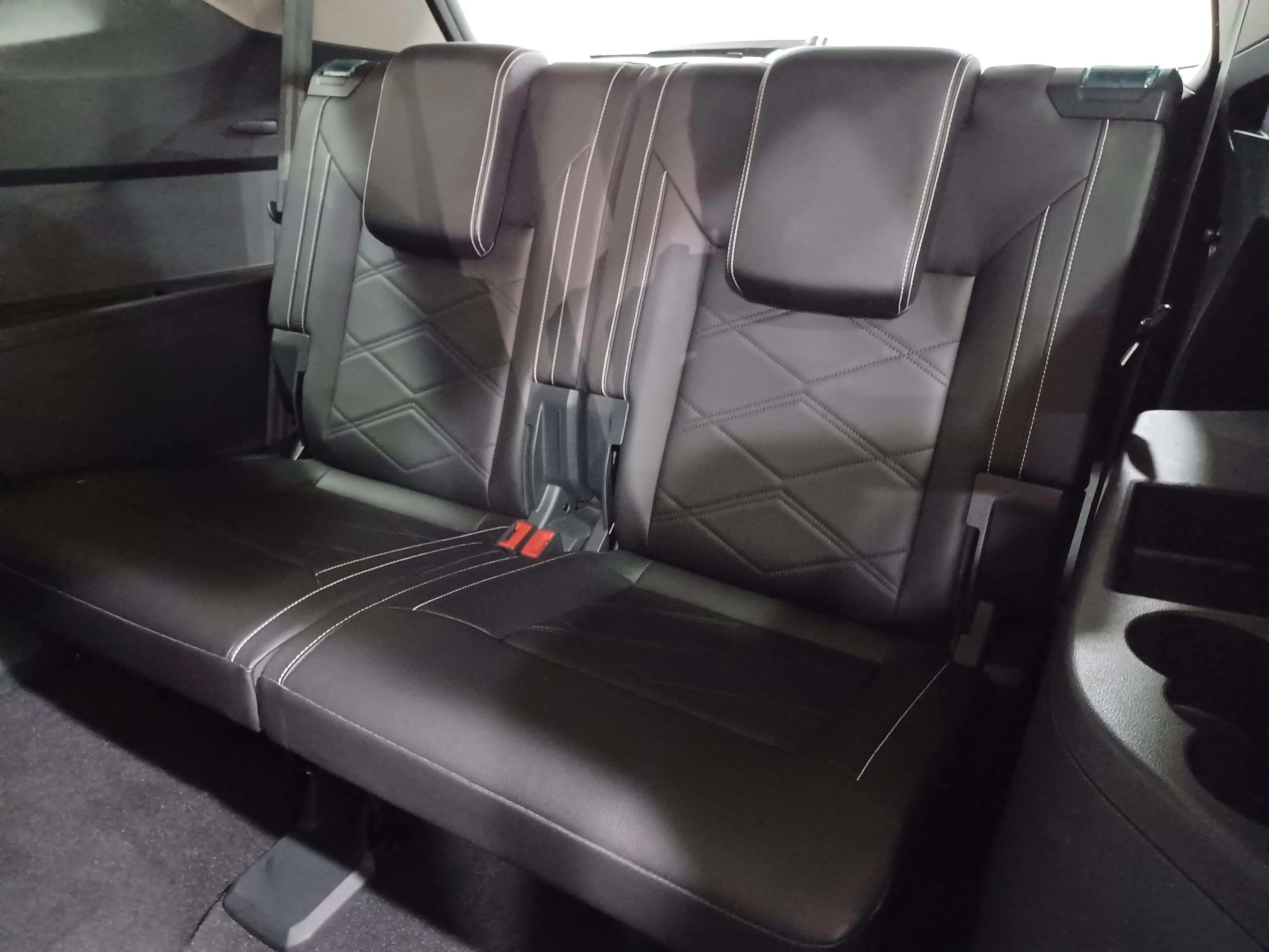 Certified Used 2025 Platinum Gray Metallic Volkswagen Comfortline 4Motion*7 Pass | AWD | Adaptive Cruise | Remote Start | Cooled Leather | Htd Wheel image 12