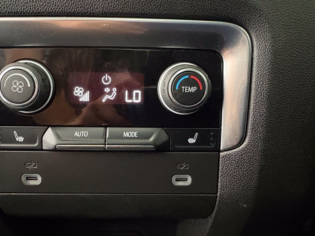 Used 2024 Summit White Chevrolet Z71 image 37