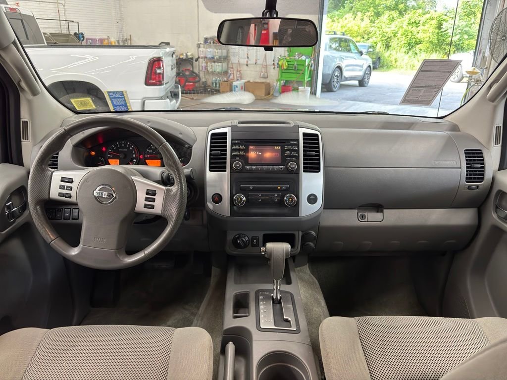 Used 2014 Silver Nissan SV image 15