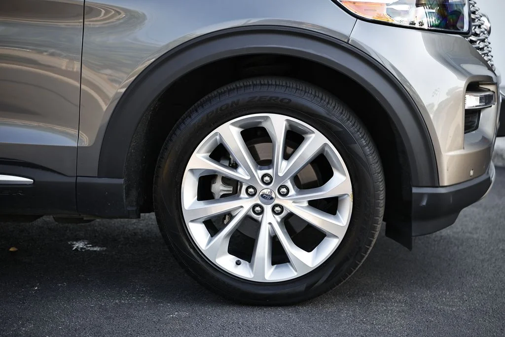 Used 2022 Carbonized Gray Metallic Ford Platinum image 5