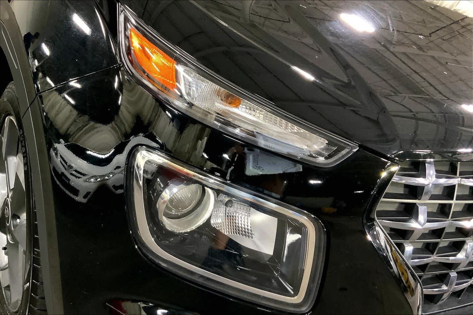 Used 2022 Black Noir Pearl Hyundai SEL image 28