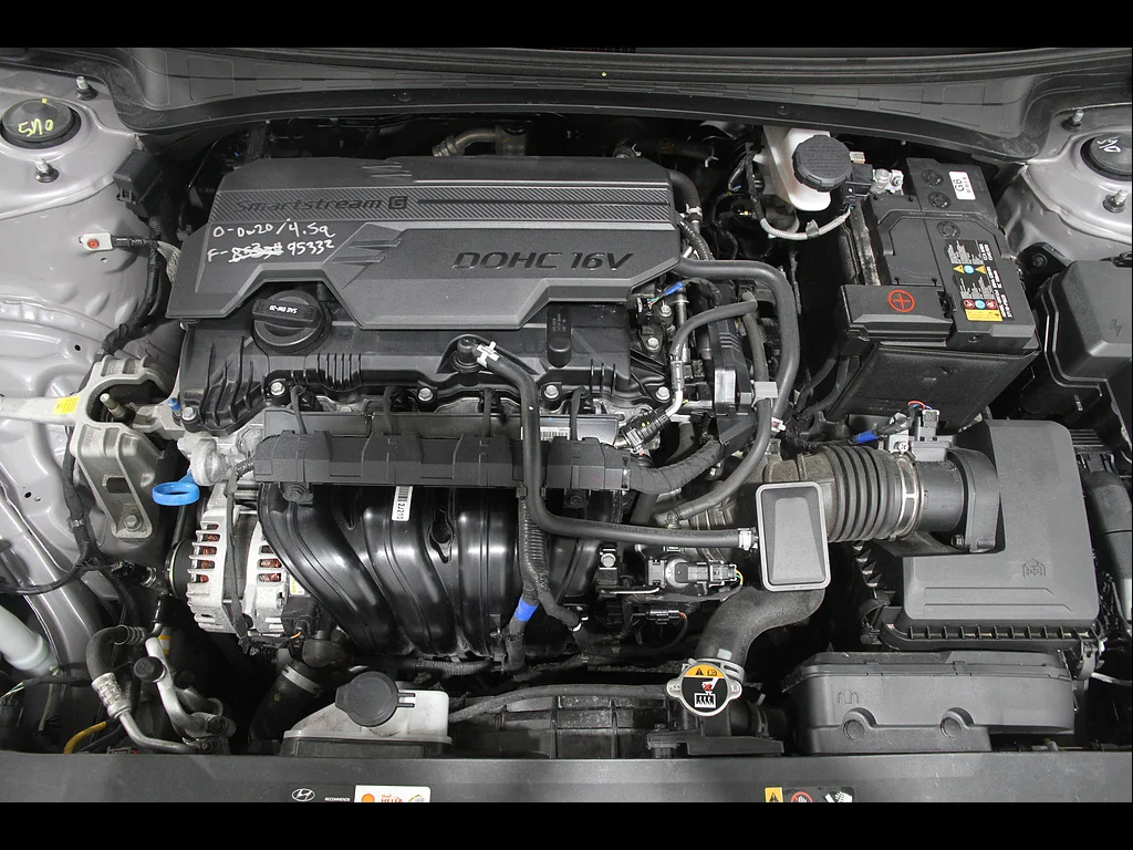 Certified Used 2025 Fluid Metal Metallic Hyundai SEL Convenience image 20