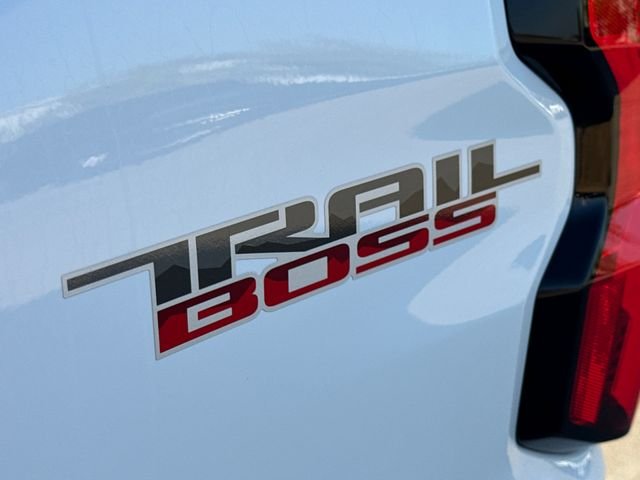 Used 2023 White Chevrolet Trail Boss image 6