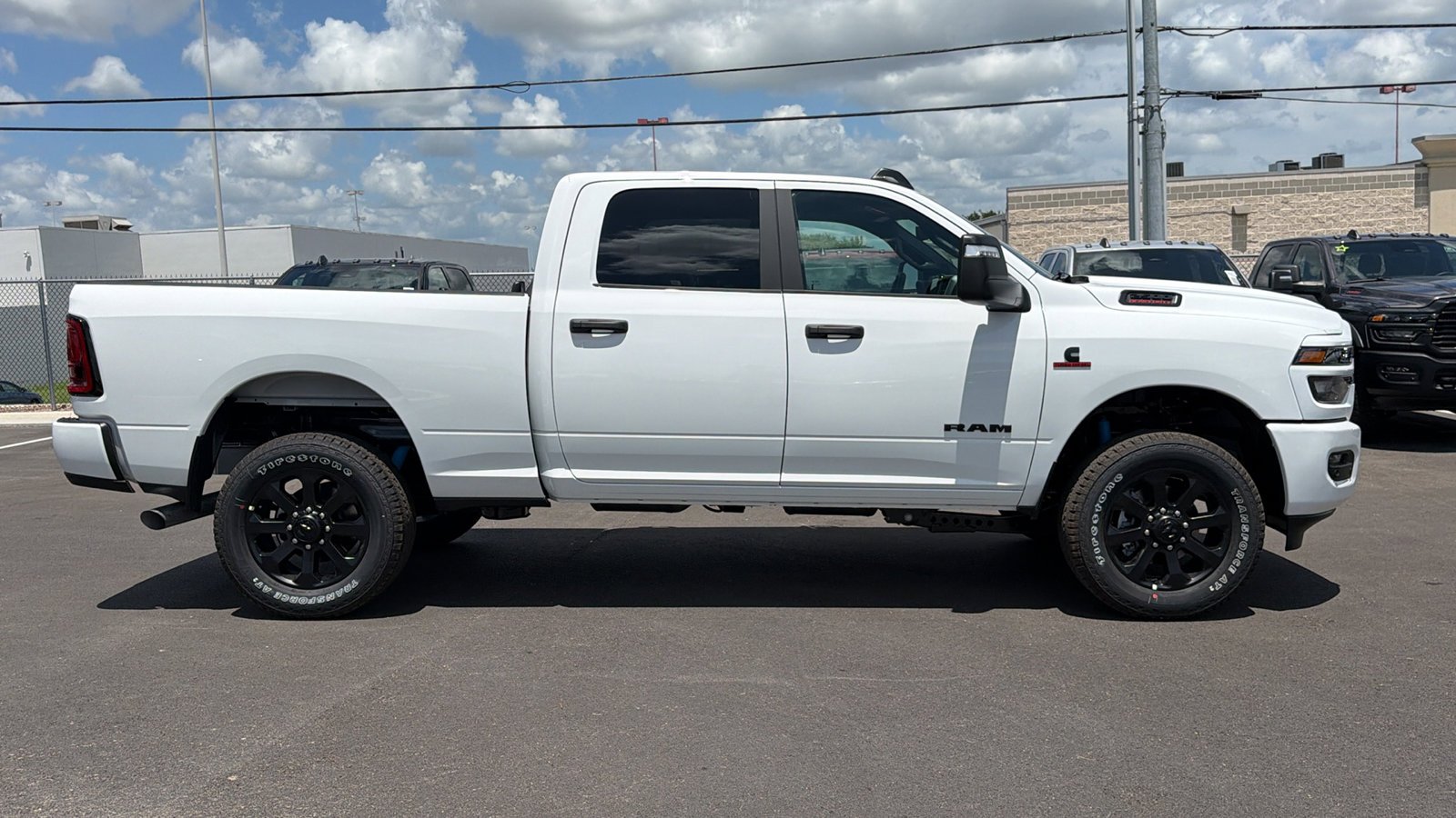 New 2026 Bright White Clear-Coat Exterior Paint RAM Lone Star image 4