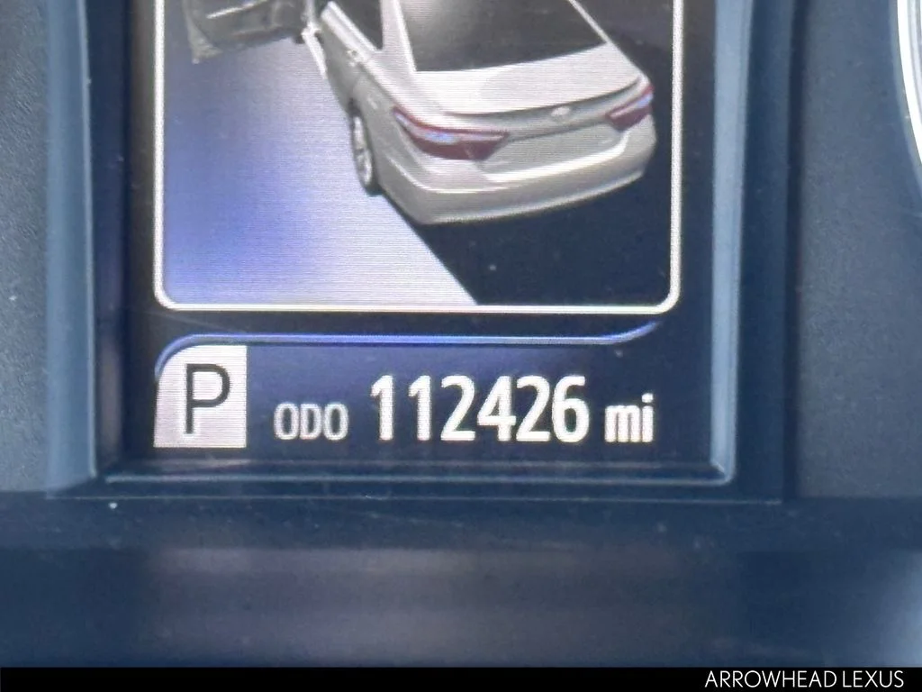 Used 2015  Toyota XLE image 25
