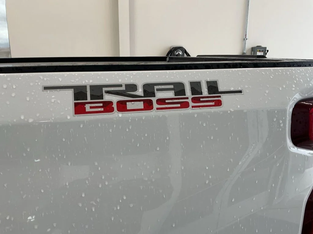 Used 2020 Summit White Chevrolet LT Trail Boss image 5