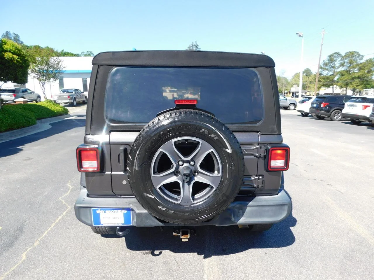 Used 2019 Gray Jeep SPORT S 4X4 image 7
