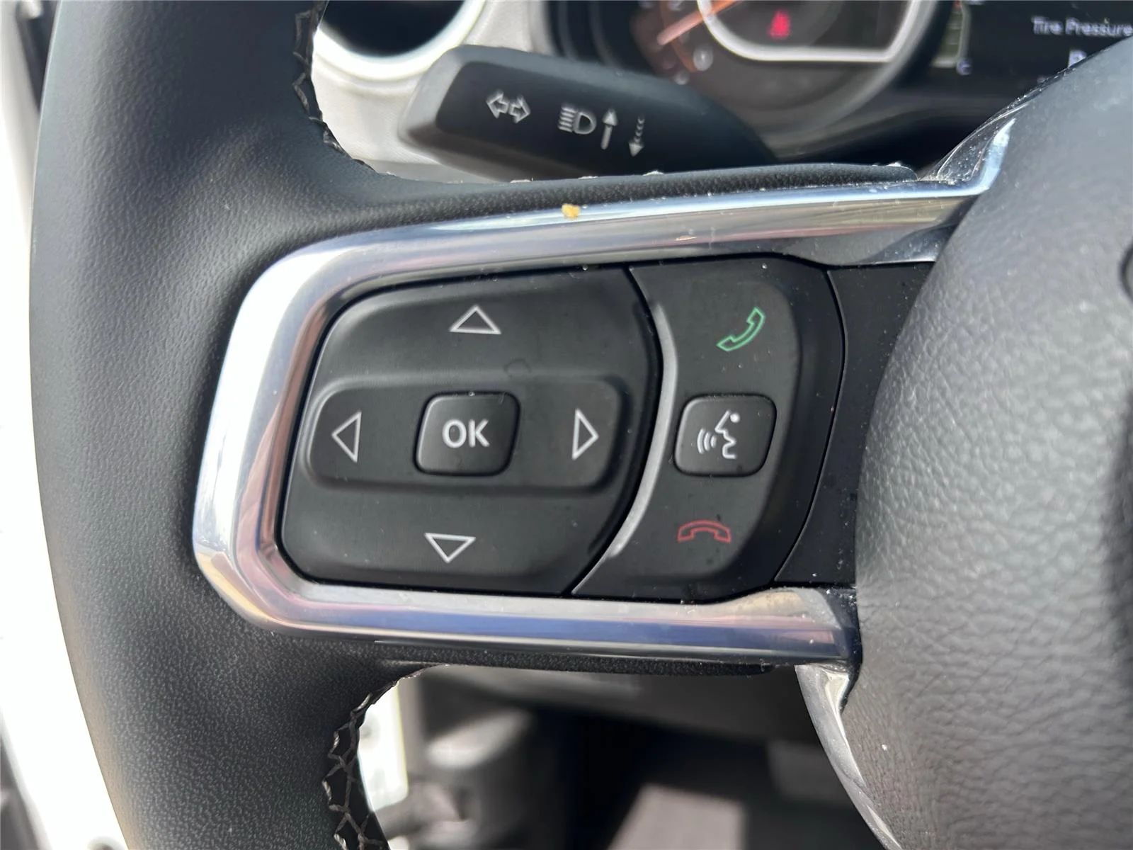 Used 2025 Bright White Clearcoat Jeep Sahara image 14