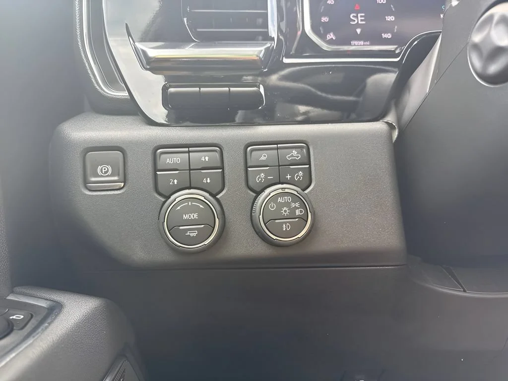Used 2026 Black Chevrolet High Country image 26