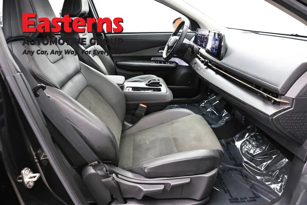 Used 2023 Black Nissan ENGAGE image 25
