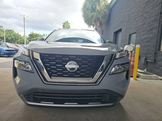Used 2023 Gray Nissan SL image 2