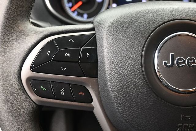 Used 2020 White Jeep Latitude Plus image 6