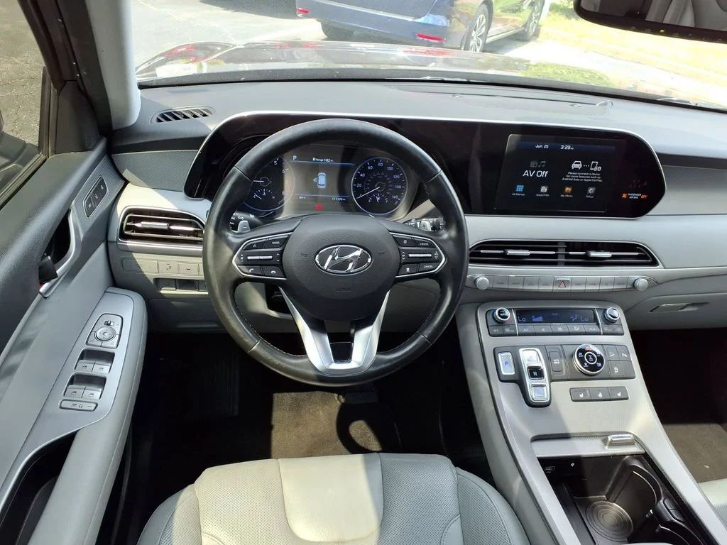Used 2020 Sierra Burgundy Hyundai SEL image 5