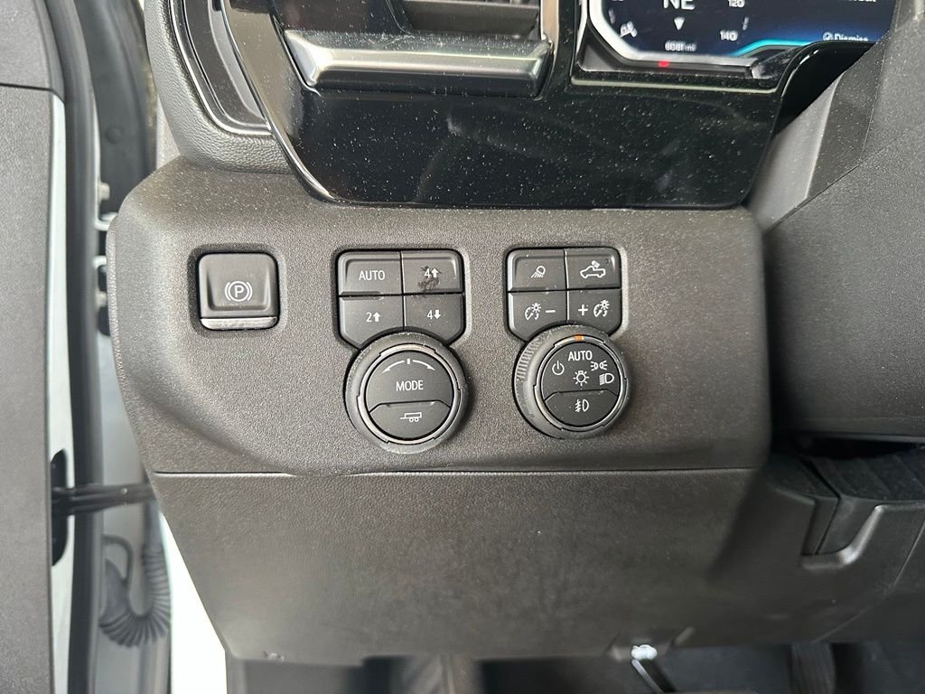 Used 2025 White Chevrolet LTZ image 20