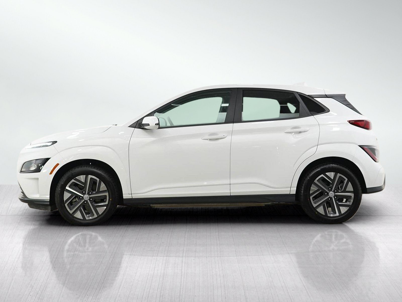 Used 2023 Hyundai Kona EV SEL with VIN KM8K33AG8PU189265 for sale in Minneapolis, MN