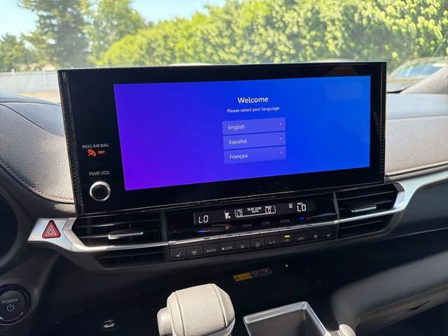 Used 2025 Black Toyota Platinum image 11