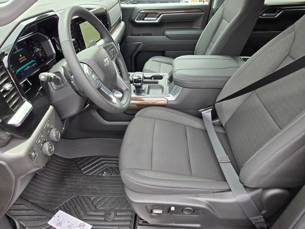 New 2026 RADIANT RED TINTCOAT Chevrolet LT Trail Boss image 6