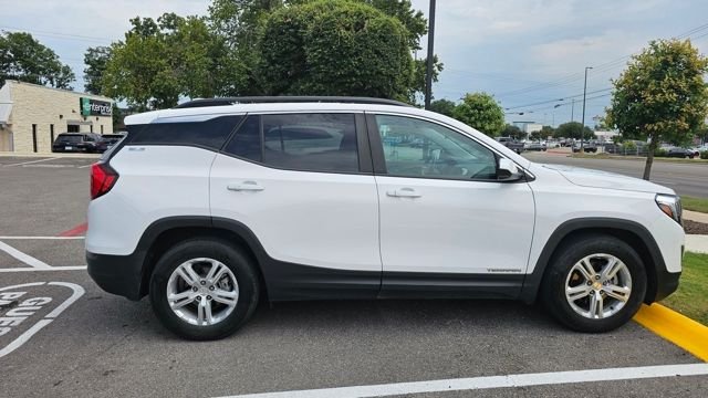 Used 2021 White GMC SLE image 5