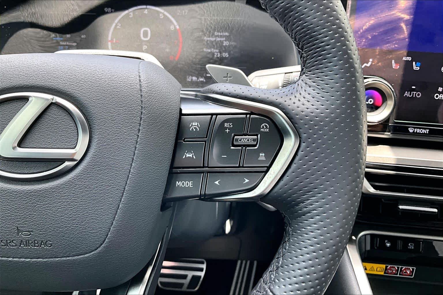Used 2026 Wind Chill Pearl Lexus F SPORT Handling image 23