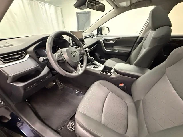 Used 2024  Toyota XLE image 12