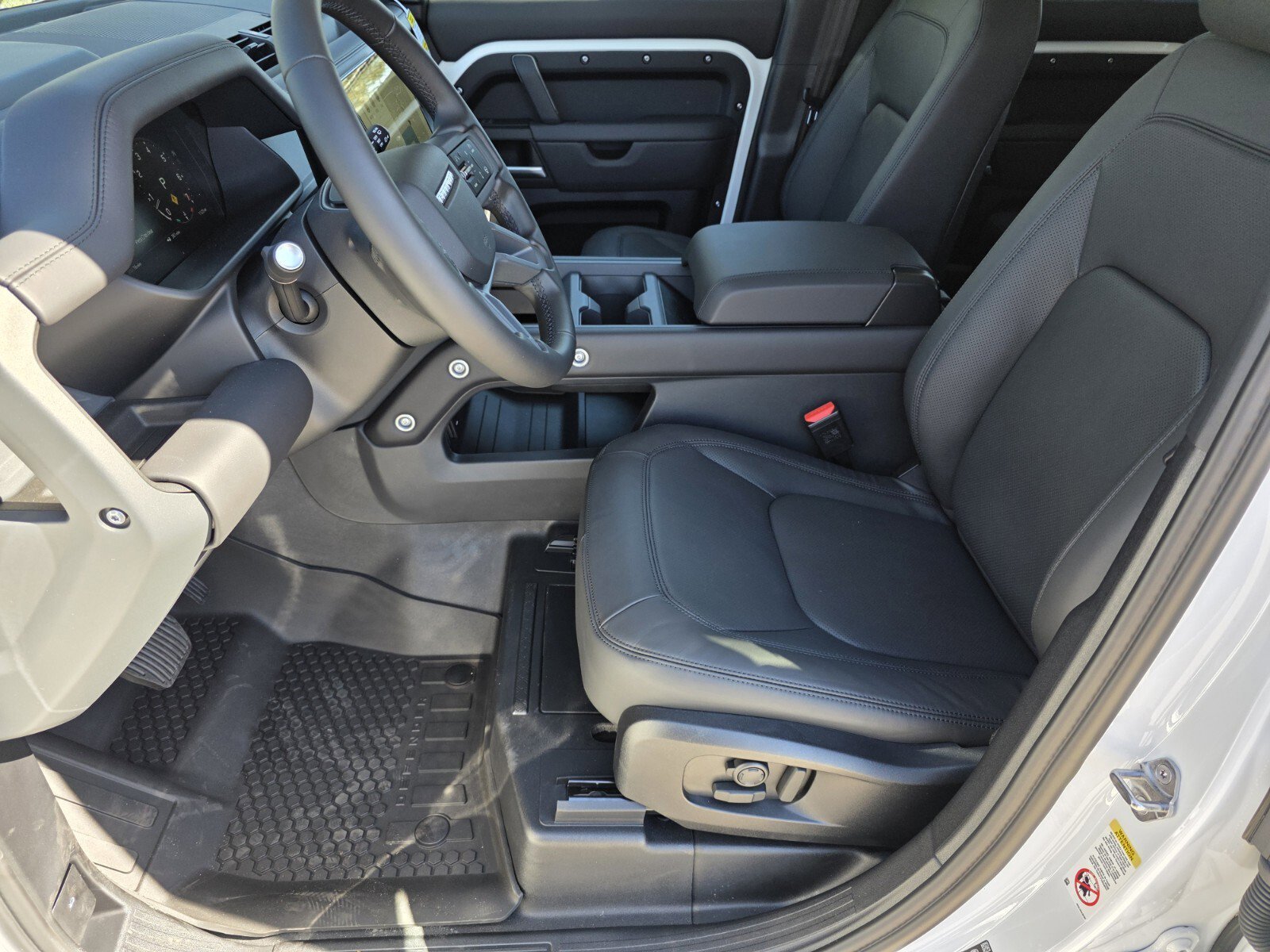 Used 2026 Fuji White Land Rover 110 P400 X-Dynamic SE image 10