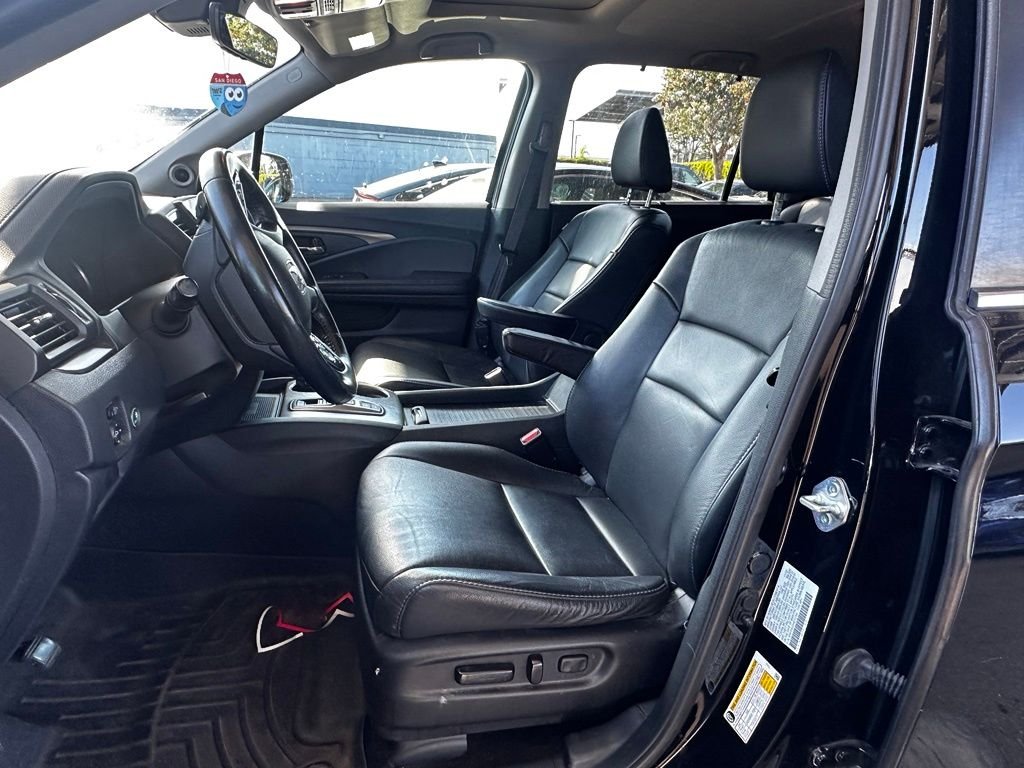 Used 2022 Black Honda Special Edition image 20