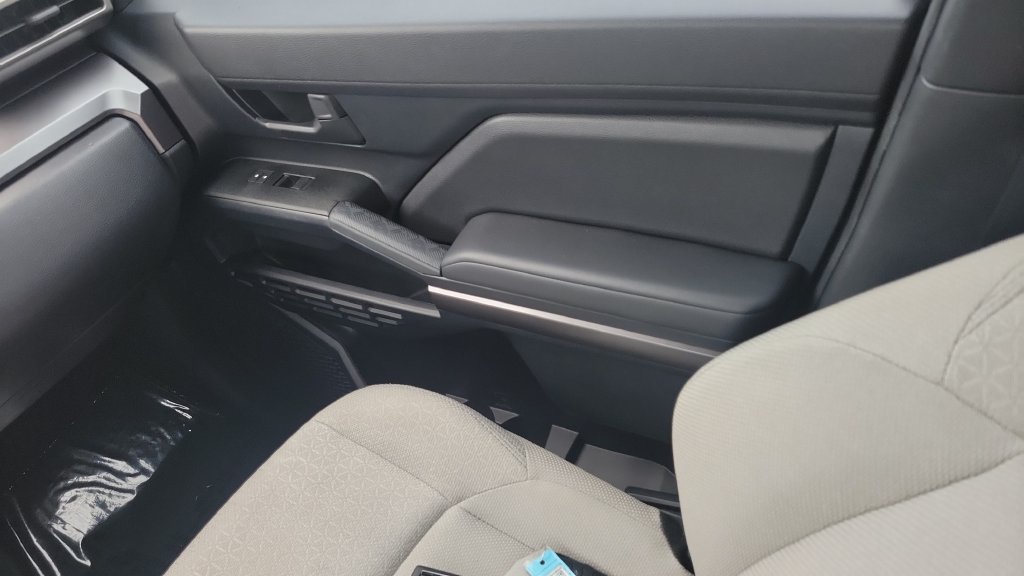 Certified Used 2025  Toyota SR5 image 13