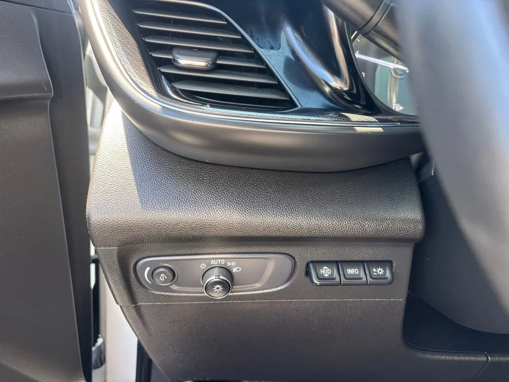 Used 2022 White Buick Essence image 19
