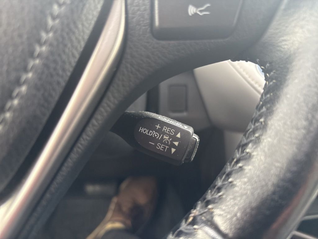Used 2016 Black Toyota Limited image 25