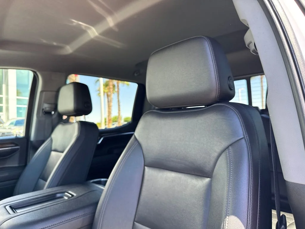 Used 2022 White GMC Elevation image 15