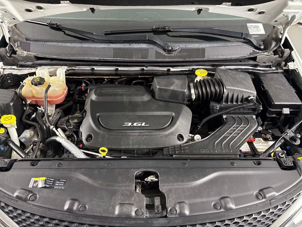 Used 2017 White Chrysler Limited image 43