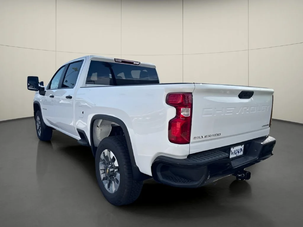 New 2026 Summit White Chevrolet Custom image 3