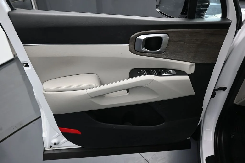 Used 2023 Glacial White Pearl Kia EX image 13