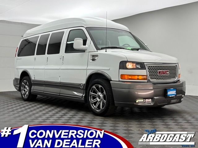 2015 GMC Savana 2500 Cargo Van's photo