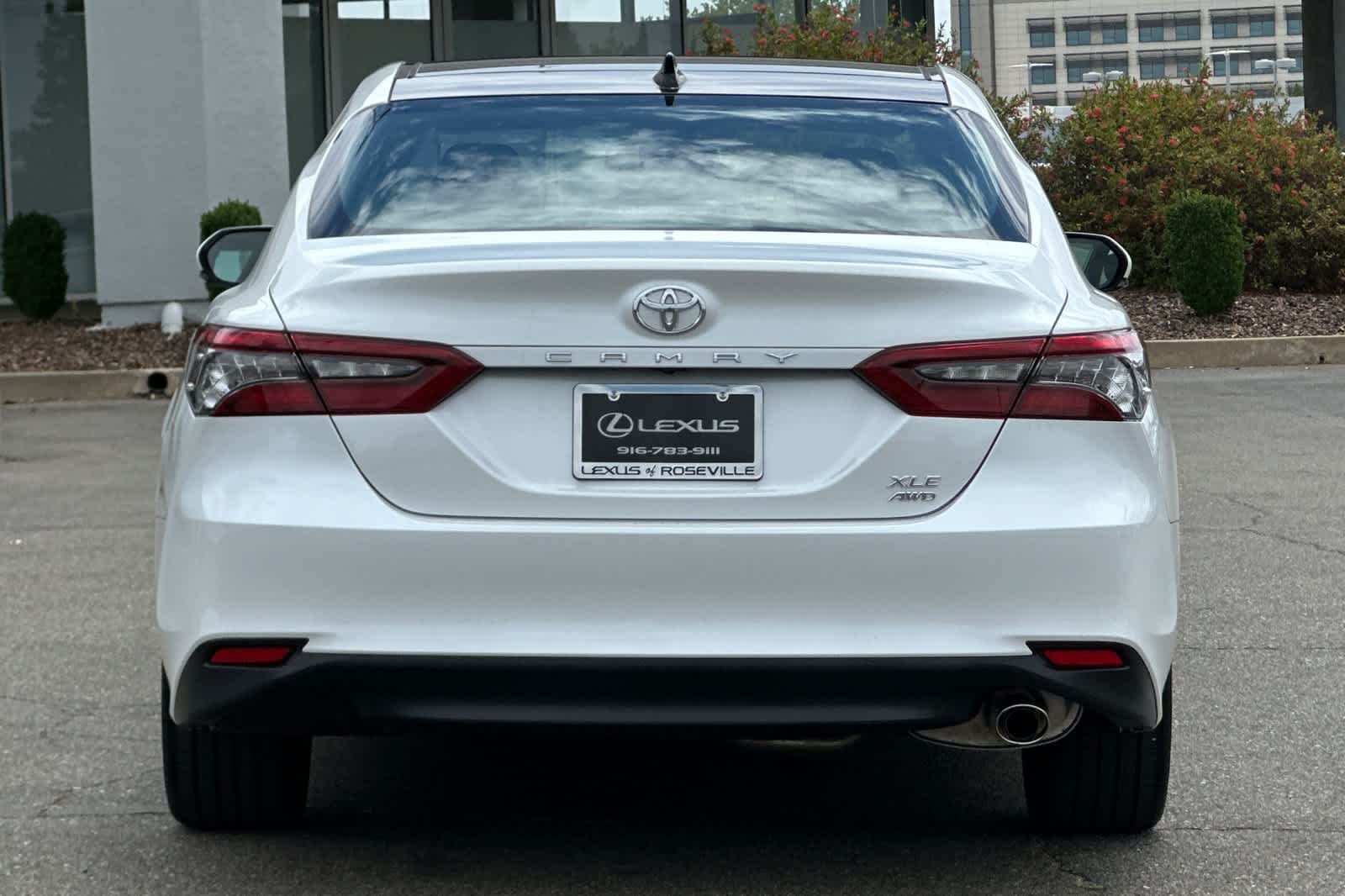 Used 2022 Wind Chill Pearl Toyota XLE image 8
