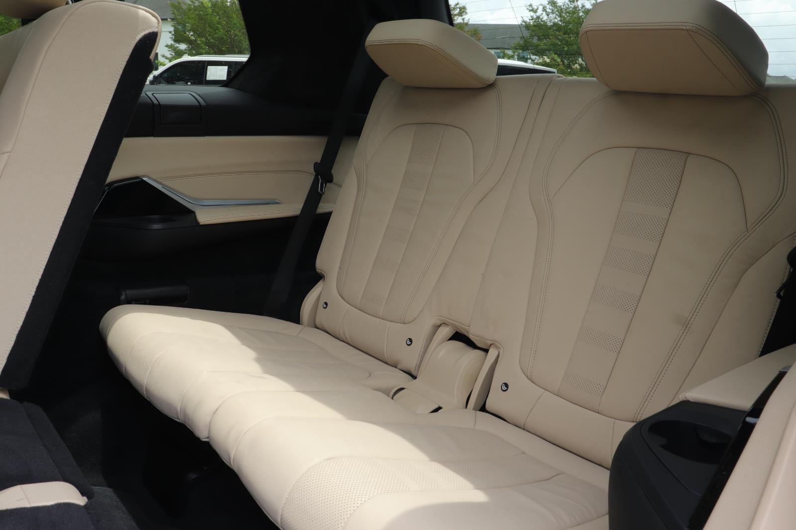 Used 2022 Alpine White BMW xDrive40i image 14