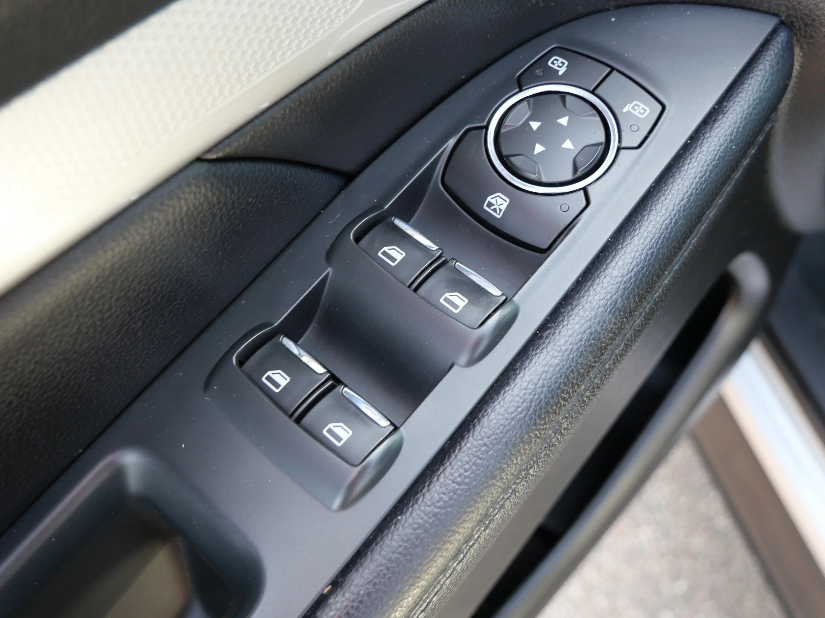 Used 2017 Ingot Silver Metallic Ford XLT image 21