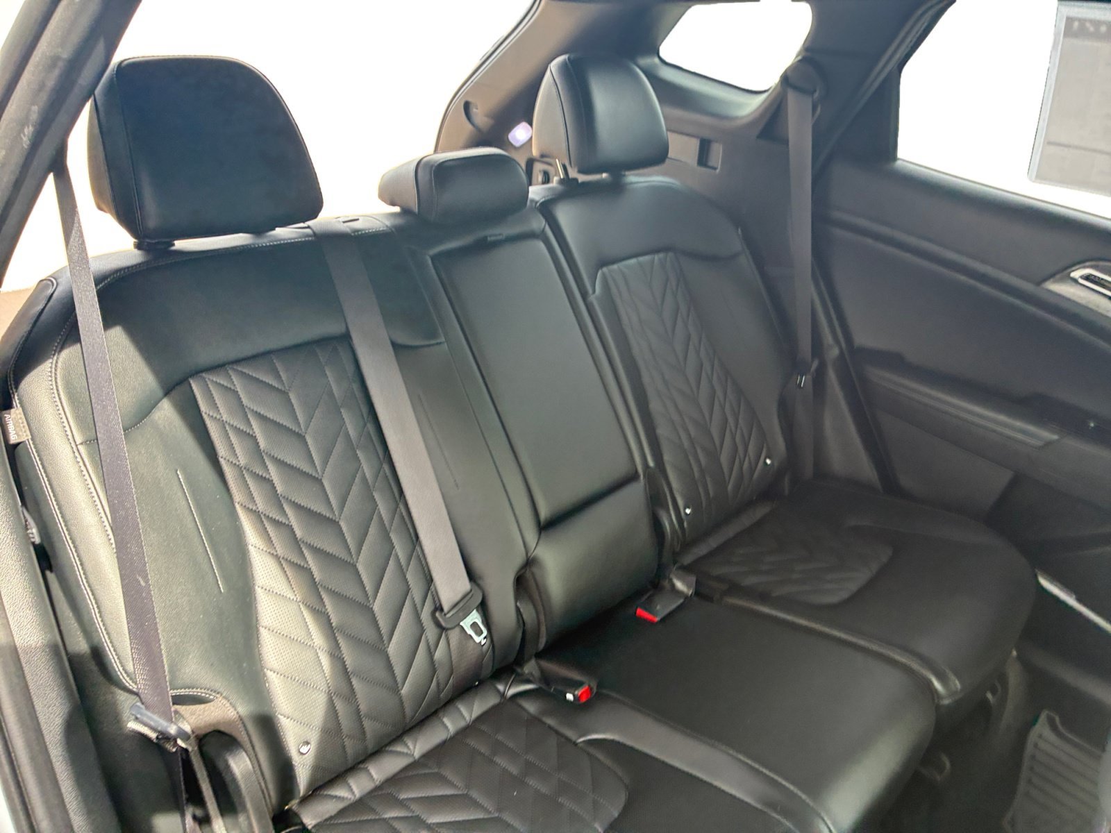 Used 2024 Glacial White Pearl Kia X-Line image 35