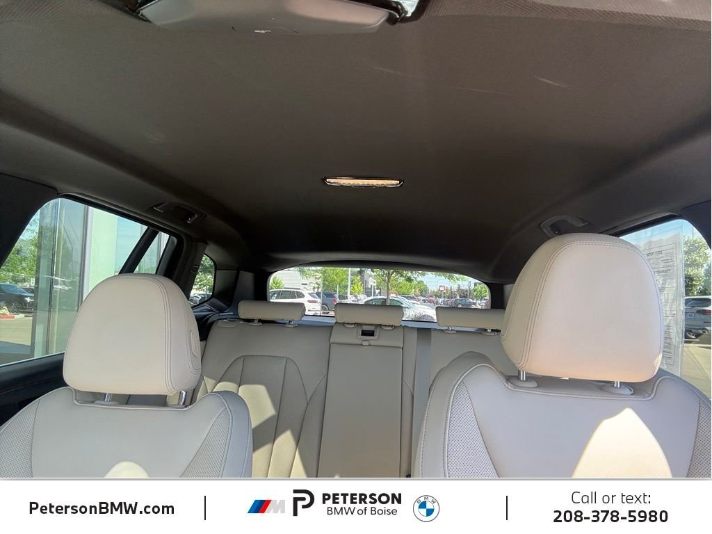 Used 2022 Blue BMW xDrive30i image 36