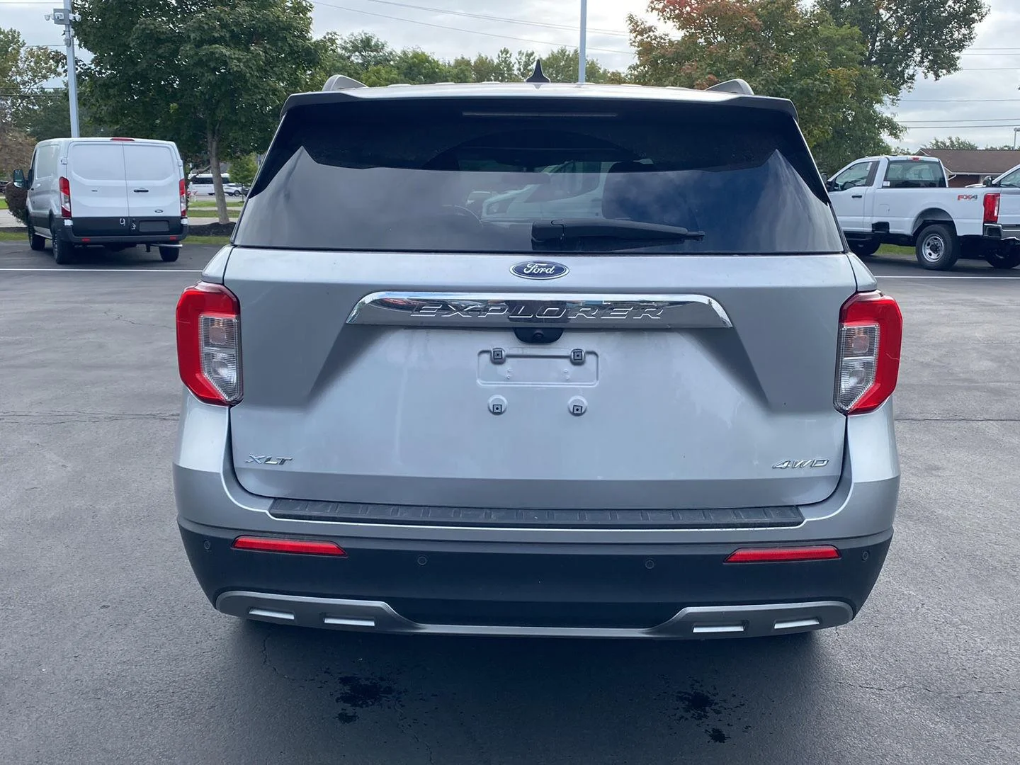 Used 2023 Iconic Silver Ford XLT image 9