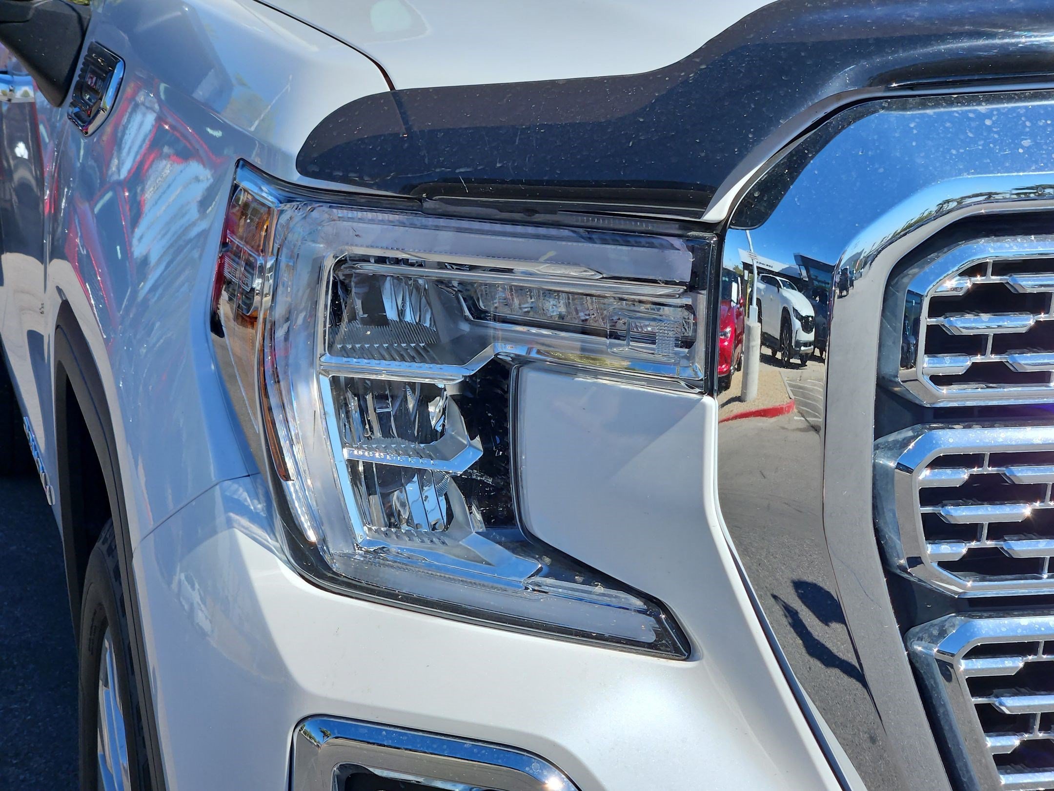 Used 2020 White Frost Tricoat GMC Denali image 11