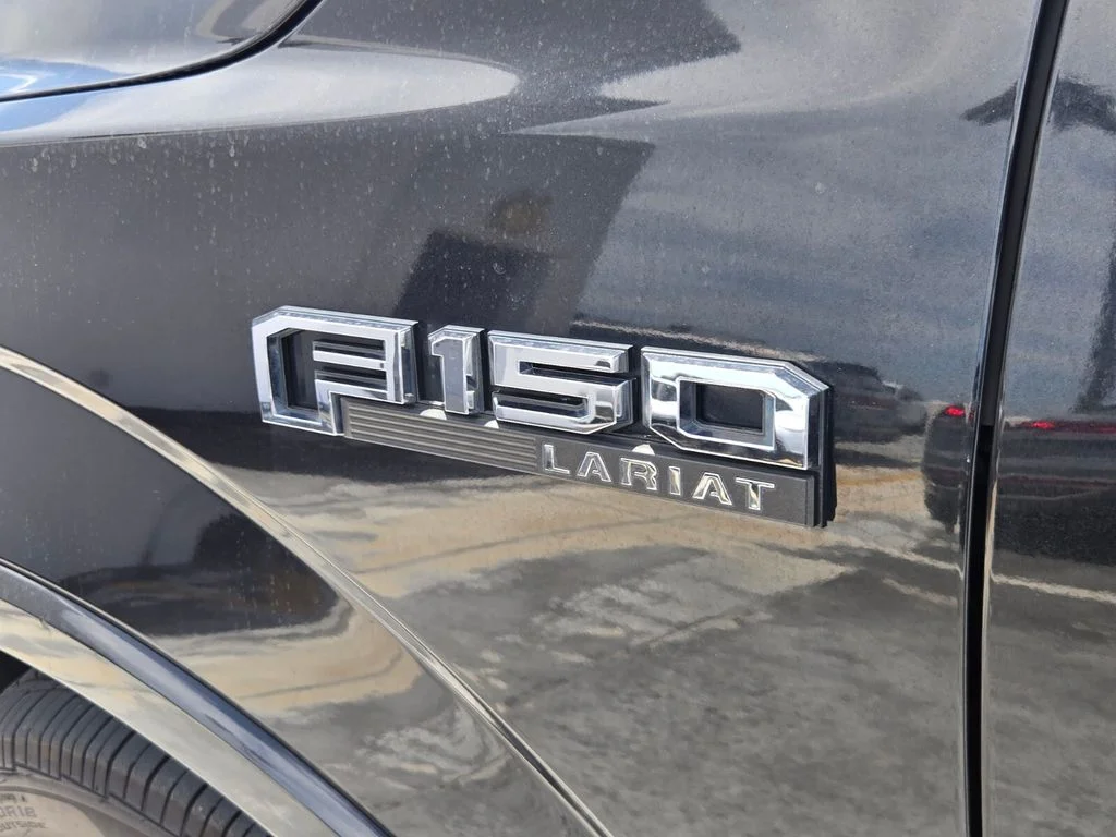 Used 2015 Black Ford Lariat image 11