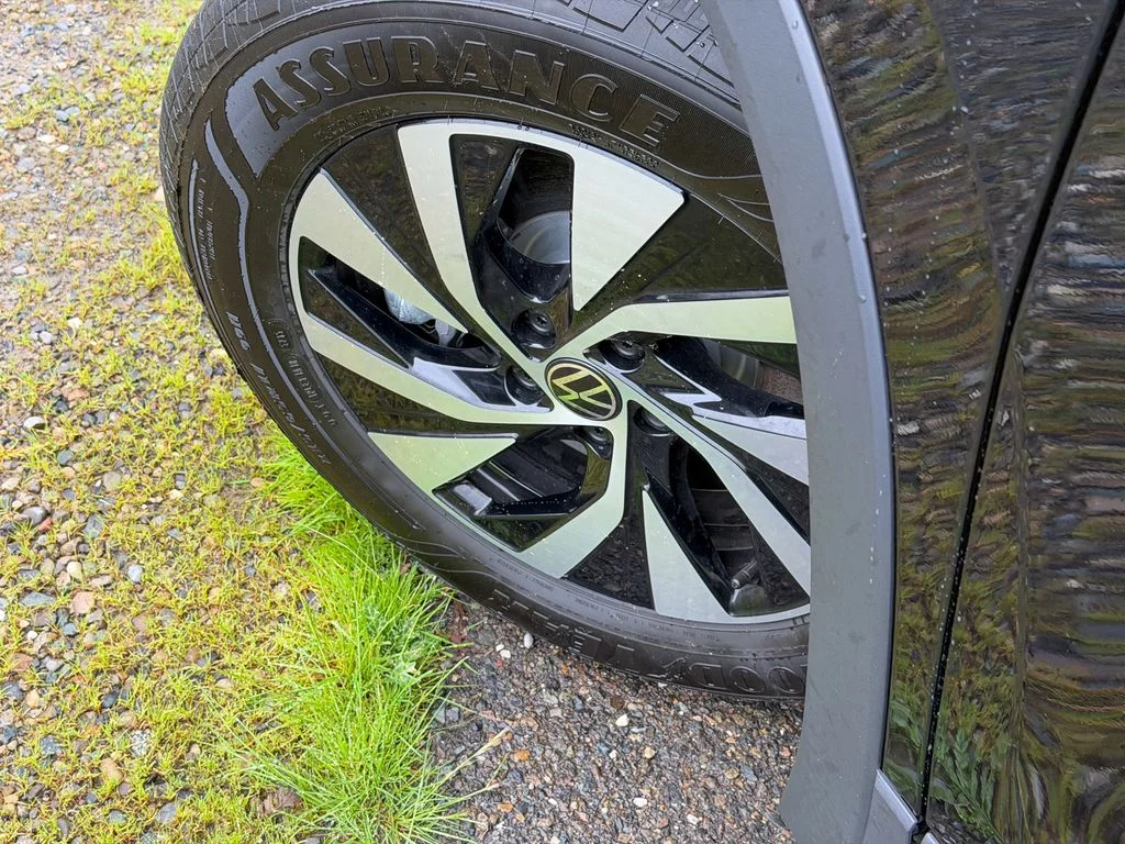 New 2026 Deep Black Pearl Volkswagen 2.0T S image 10