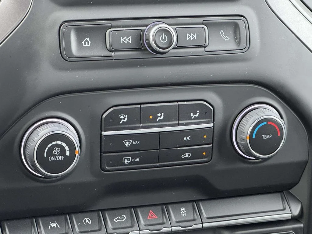 Used 2023 Blue Chevrolet Custom image 19