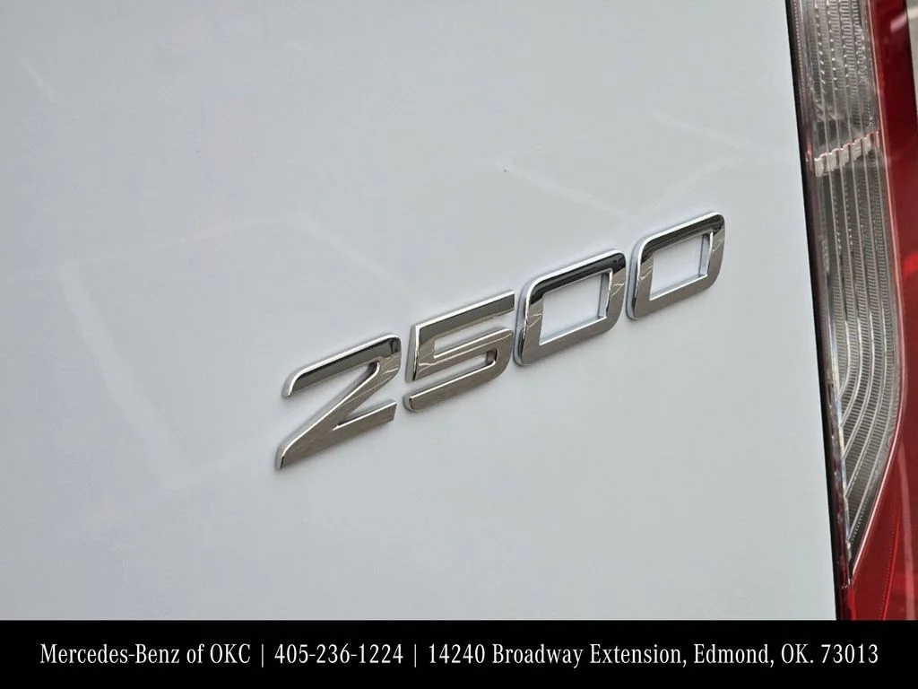 Used 2025 White Mercedes-Benz Cargo 170 WB image 9