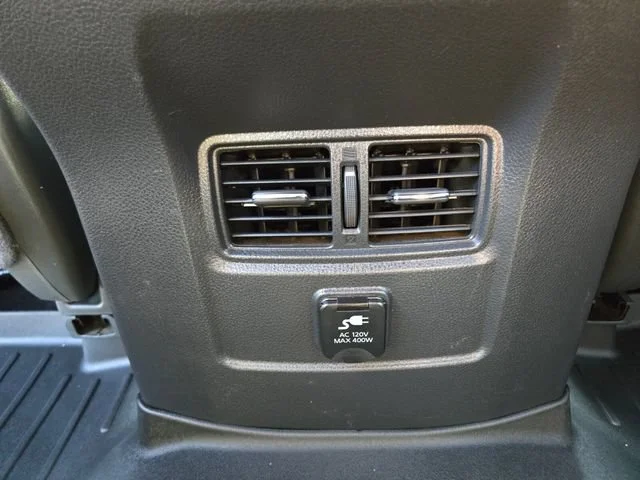 Used 2018 White Nissan SL image 16