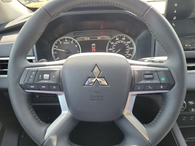 Used 2026 Gray Mitsubishi SE image 17