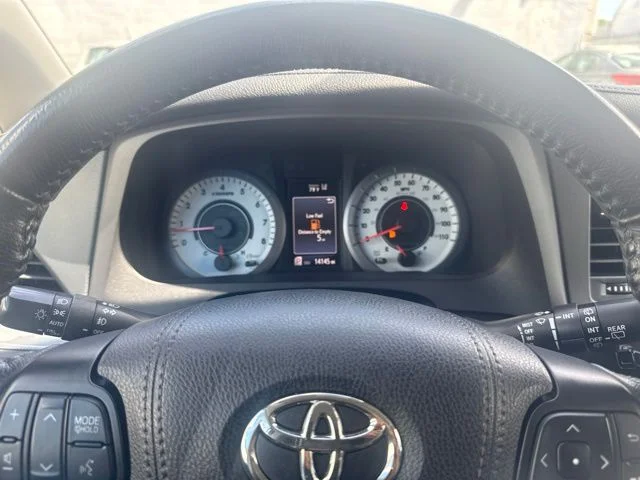 Used 2020 White Toyota SE image 19