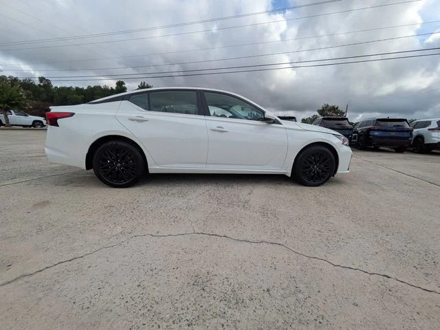 New 2026 White Nissan 2.5 SV image 3